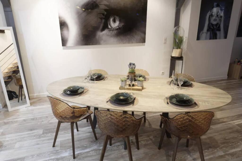 Reims Centre : Appartement Lumineux Et Atypique 46, Place D'Erlon Buitenkant foto